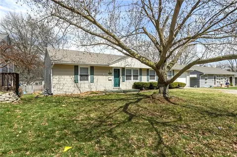 6026 W 54th Ter, Mission, KS 66202