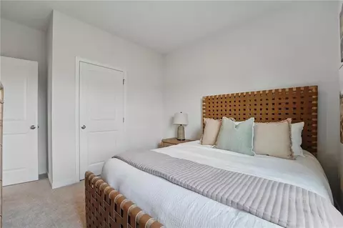 Bedroom - 722 Fallen Leaf Dr, Belton, MO 64012 photo 2 of 6