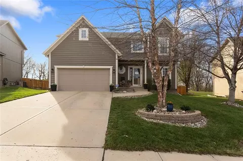 6344 Noreston St, Shawnee, KS 66218