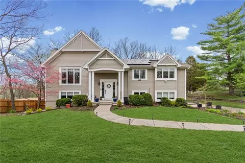 10806 NW 75th Ter, Weatherby Lake, MO 64152