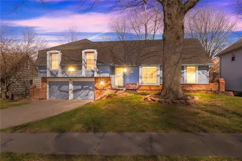 9719 Melrose St, Overland Park, KS 66214