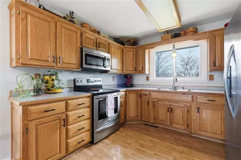 Kitchen - 1305 Sam Den Cir, Cameron, MO 64429 photo 2 of 4