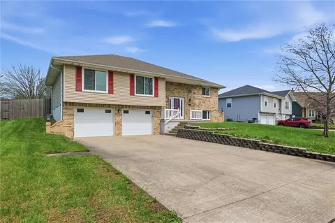 Exterior - 1305 Sam Den Cir, Cameron, MO 64429 photo 3 of 10
