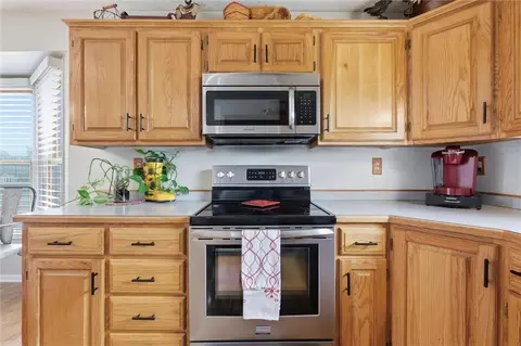 Kitchen - 1305 Sam Den Cir, Cameron, MO 64429 photo 4 of 4
