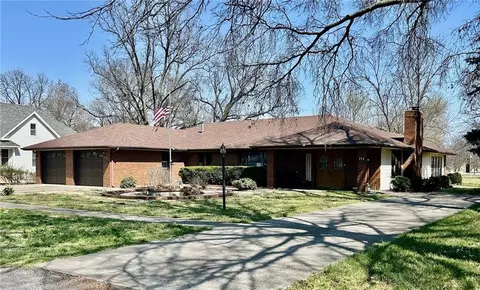 212 N Grant St, Erie, KS 66733