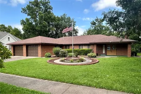 212 N Grant St, Erie, KS 66733