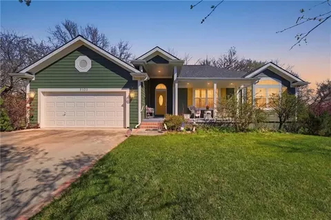 3103 Steel Wheel Dr, Harrisonville, MO 64701
