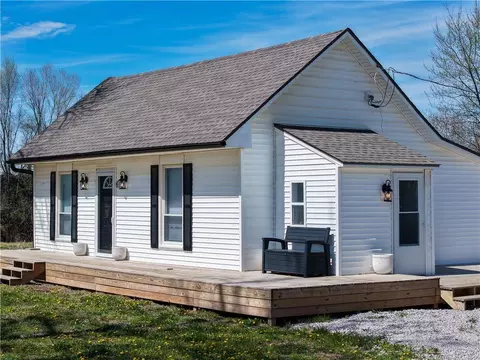 690 NE County Rd 15504 Rd, Archie, MO 64725