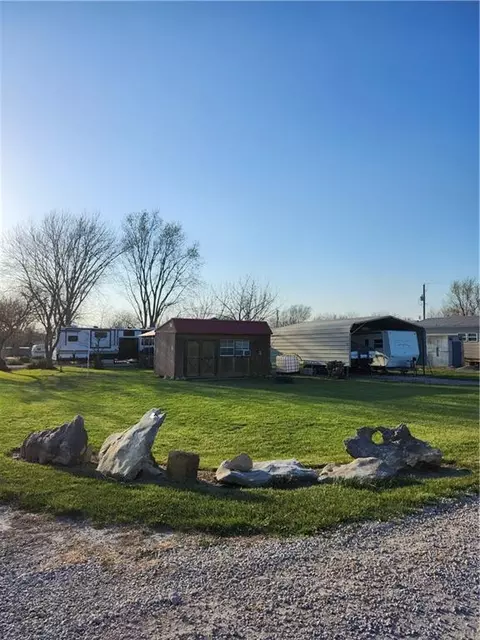 1 Linn Woods Ln, Linn Valley, KS 66040