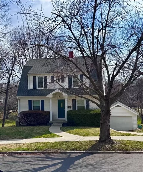 2327 Goff Ave, Saint Joseph, MO 64505