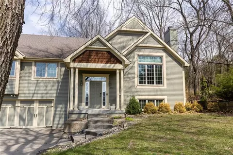7203 Eastside Dr, Weatherby Lake, MO 64152