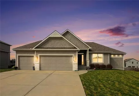 10810 N Virginia Ave, Kansas City, MO 64155
