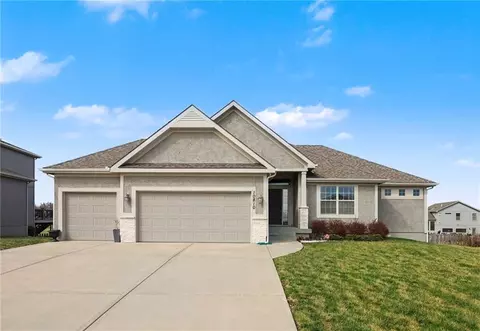 10810 N Virginia Ave, Kansas City, MO 64155