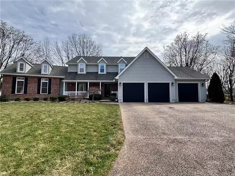 1501 E Sleepy Hollow Dr, Olathe, KS 66062