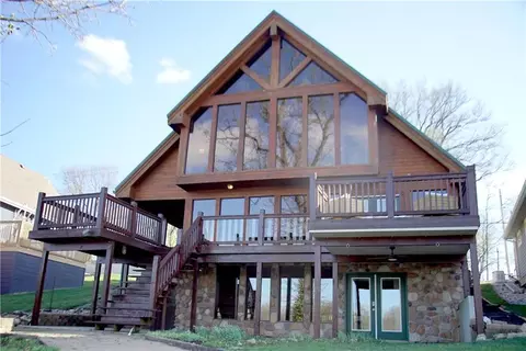 27 Beach Dr, Lake Tapawingo, MO 64015