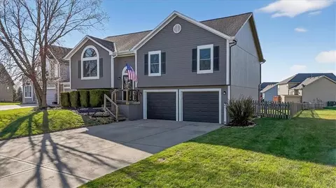 7805 NE 109th Cir, Kansas City, MO 64157