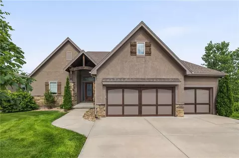 14124 S Red Bird St, Olathe, KS 66061