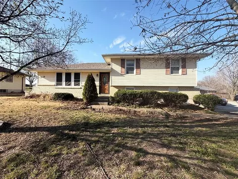 1 Hi View Ridge Dr, Archie, MO 64725