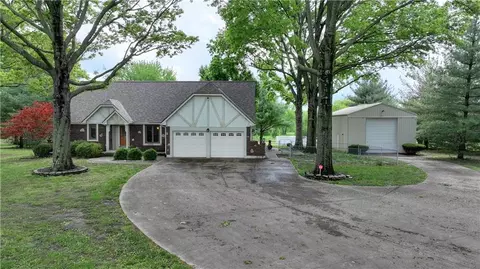 33011 E R D Mize Rd, Grain Valley, MO 64029