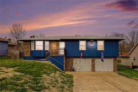 13212 Kemper Ct, Independence, MO 64050