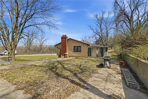 Exterior - 14903 E Kentucky Rd, Independence, MO 64050 photo 3 of 8