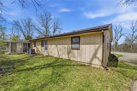 Exterior - 14903 E Kentucky Rd, Independence, MO 64050 photo 6 of 8