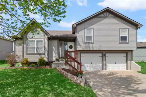 8316 NE 105th St, Kansas City, MO 64157