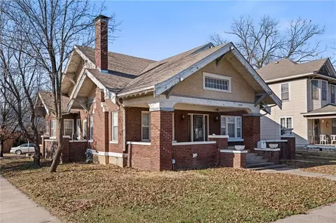 419 S 4th St, Independence, KS 67301