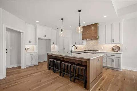Kitchen - 25010 W 89th Ter, Lenexa, KS 66227 photo 2 of 7