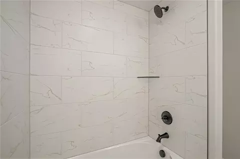Bath - 25010 W 89th Ter, Lenexa, KS 66227 photo 4 of 4
