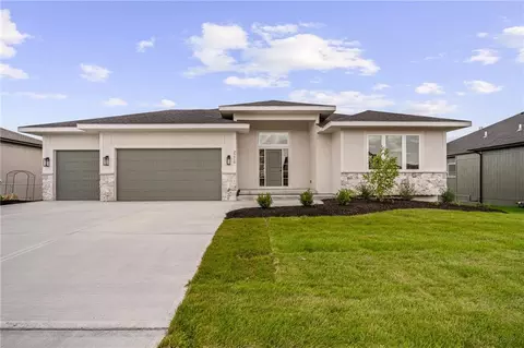 Exterior - 25010 W 89th Ter, Lenexa, KS 66227 photo 2 of 5