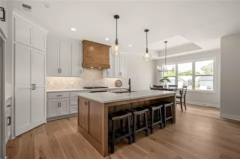 Kitchen - 25010 W 89th Ter, Lenexa, KS 66227 photo 3 of 7