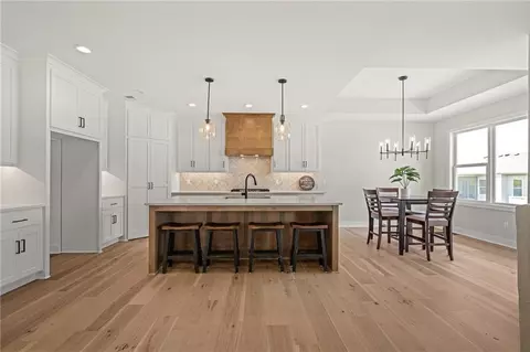 Kitchen - 25010 W 89th Ter, Lenexa, KS 66227 photo 1 of 7