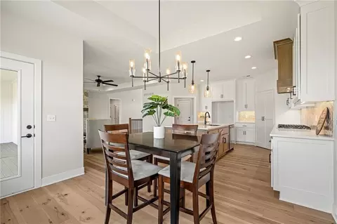 Dining - 25010 W 89th Ter, Lenexa, KS 66227 photo 2 of 2