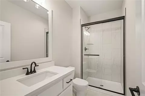 Bath - 25010 W 89th Ter, Lenexa, KS 66227 photo 2 of 4