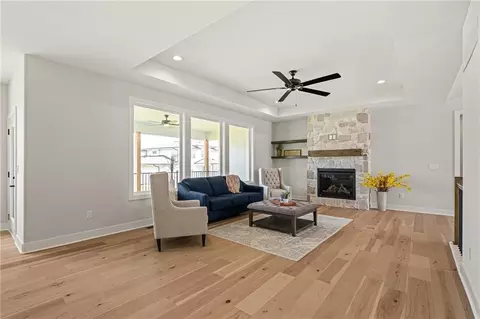 Living - 25010 W 89th Ter, Lenexa, KS 66227 photo 2 of 5