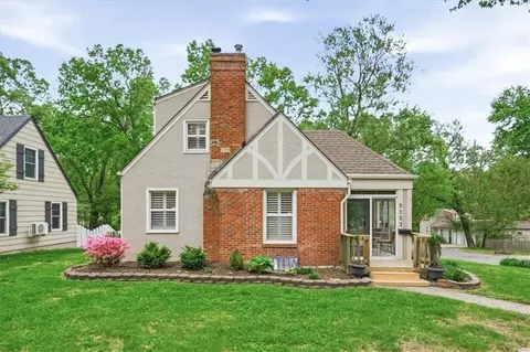 5153 Nall Ave, Roeland Park, KS 66202