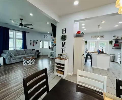 Entry Way - 516 E 5th St, Galena, KS 66739 photo 3 of 3