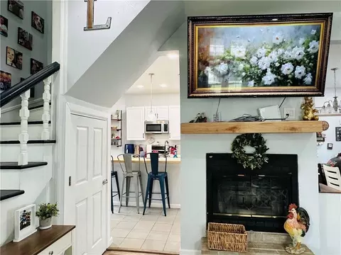 Entry Way - 516 E 5th St, Galena, KS 66739 photo 1 of 3