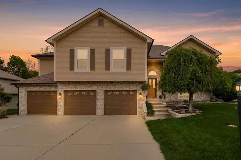 1218 Wildwood St, Leavenworth, KS 66048