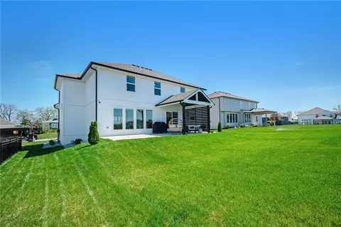 Exterior - 3133 SW Summit View Trl, Lees Summit, MO 64082 photo 8 of 8