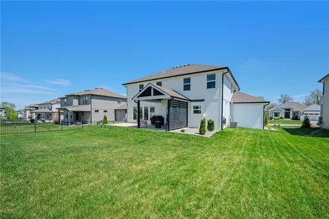 Exterior - 3133 SW Summit View Trl, Lees Summit, MO 64082 photo 7 of 8