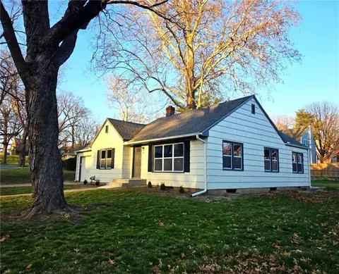 2748 Fairleigh Ter, Saint Joseph, MO 64506