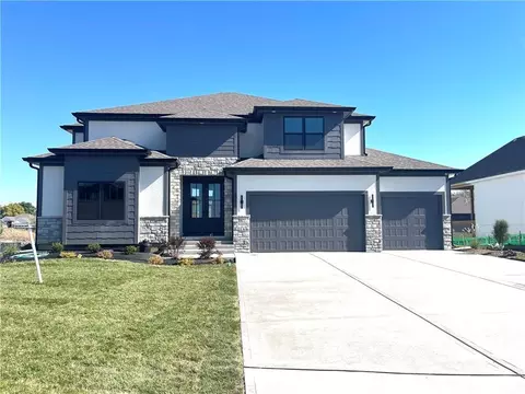 3137 SW Summit View Trl, Lees Summit, MO 64082