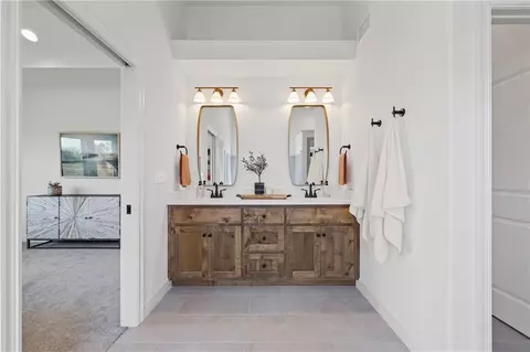 Bath - 20312 E 22nd St, Independence, MO 64057 photo 1 of 1