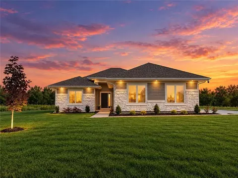 20312 E 22nd St, Independence, MO 64057