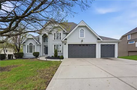 6205 NW 101st St, Kansas City, MO 64154