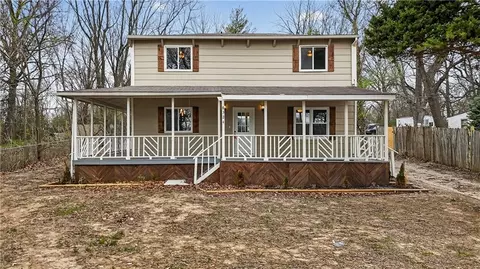 8324 Pershing Rd, Raytown, MO 64138