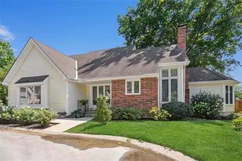 4530 W 90th St, Prairie Village, KS 66207
