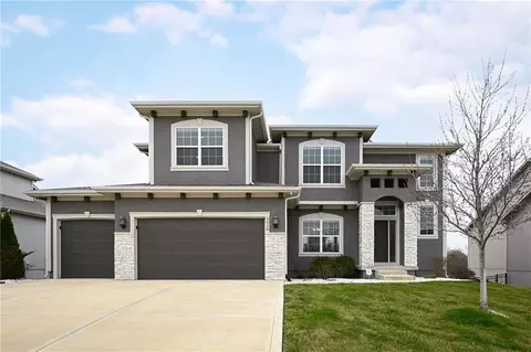 3020 SW Arboridge Dr, Lees Summit, MO 64082